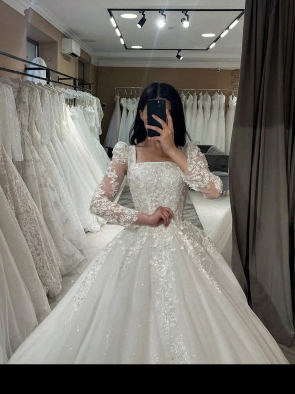 Elegant White Lace Ball Gown Wedding Dress size small